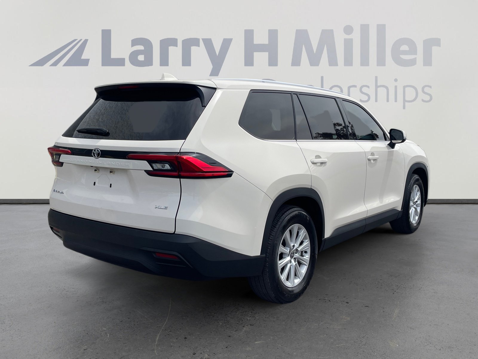 Used 2024 Toyota Grand Highlander AWD Hybrid image 5