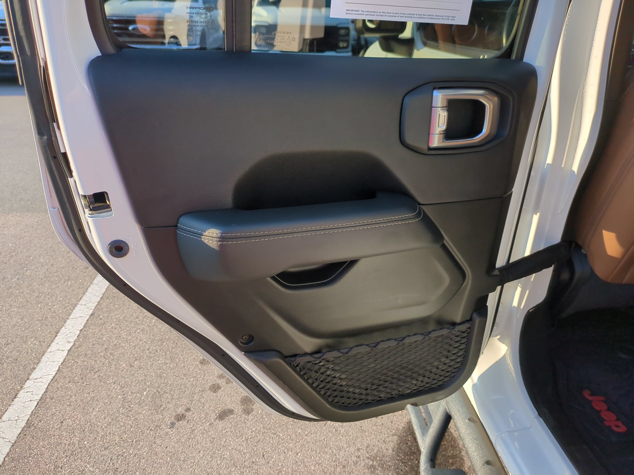 Used 2021 Jeep Wrangler Unlimited Sahara AWD/4WD image 32