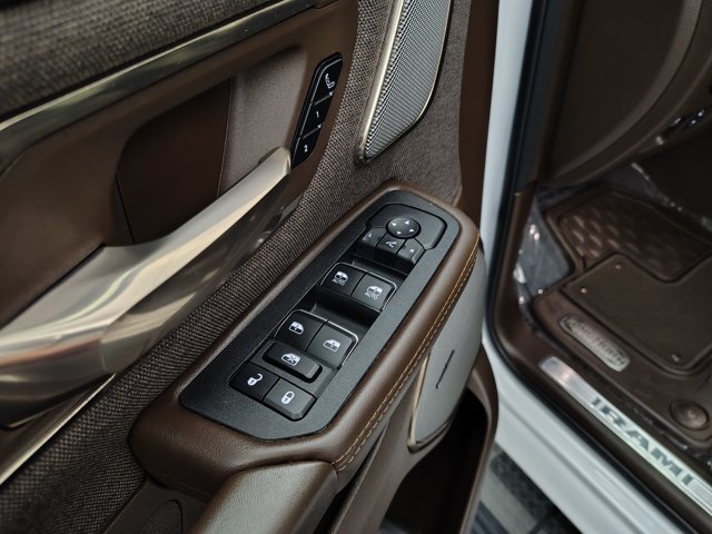 Used 2025 RAM 1500 Limited AWD/4WD image 22