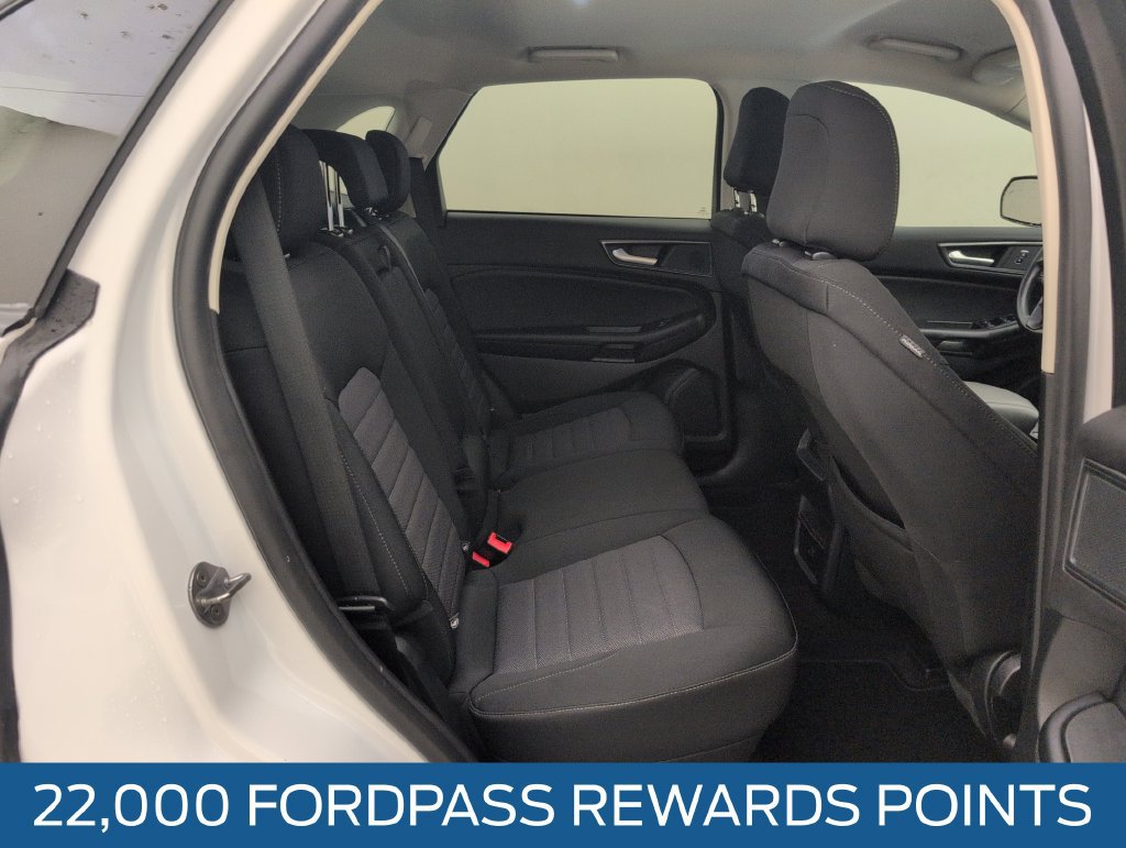 Certified 2024 Ford Edge SE w/ Black Appearance Package AWD/4WD image 16