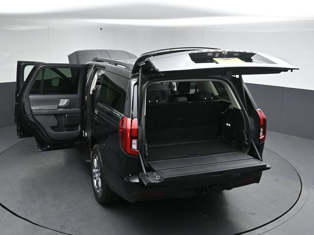 Certified 2025 Ford Expedition Active AWD/4WD image 58