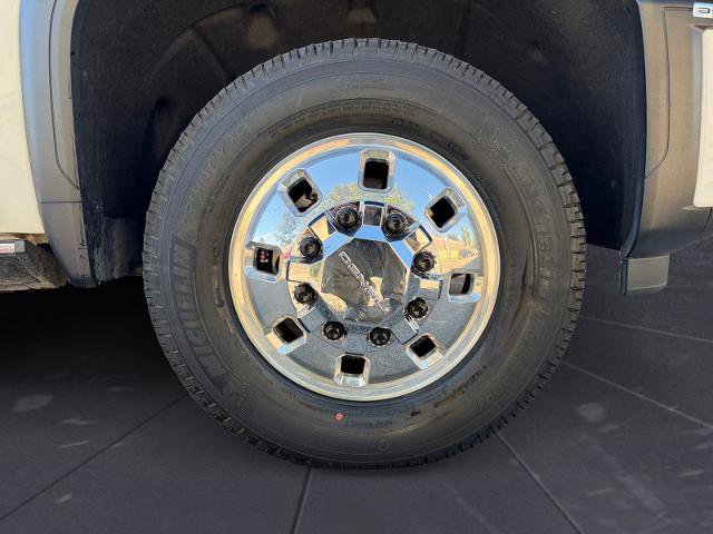 Used 2024 GMC Sierra 3500 Denali w/ Denali Reserve Package AWD/4WD image 15
