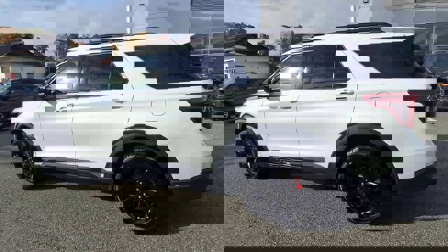 Certified 2023 Ford Explorer ST w/ Equipment Group 401A image 5