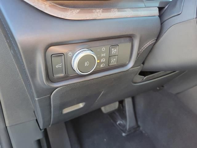 Certified 2022 Ford Explorer Platinum w/ Equipment Group 601A image 27