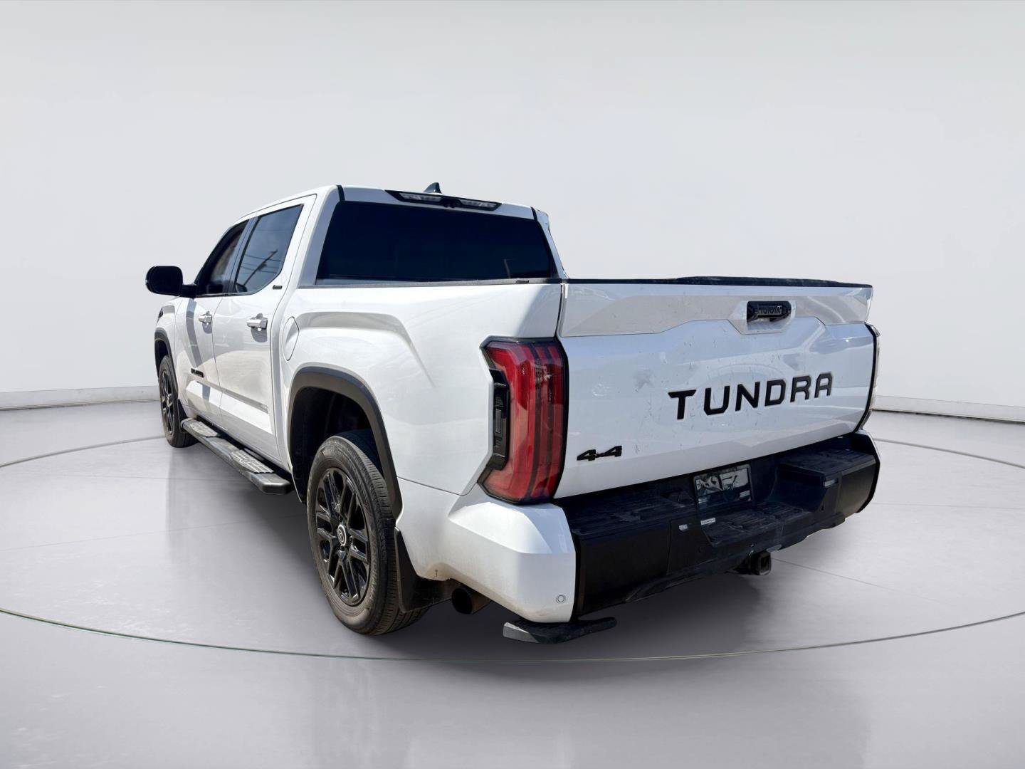 Used 2024 Toyota Tundra Limited AWD/4WD image 7