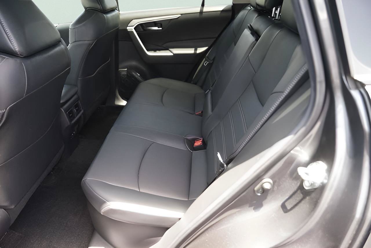 Used 2021 Toyota RAV4 XLE Premium AWD/4WD image 13