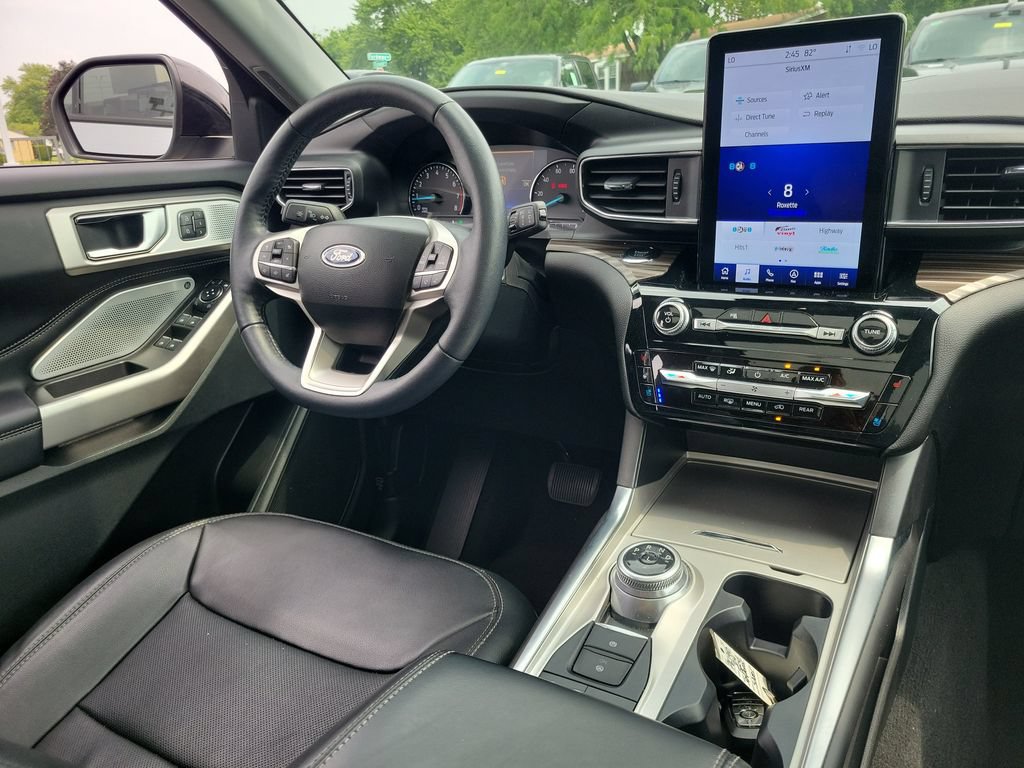 Certified 2024 Ford Explorer Limited w/ Limited Technology Package AWD/4WD image 13