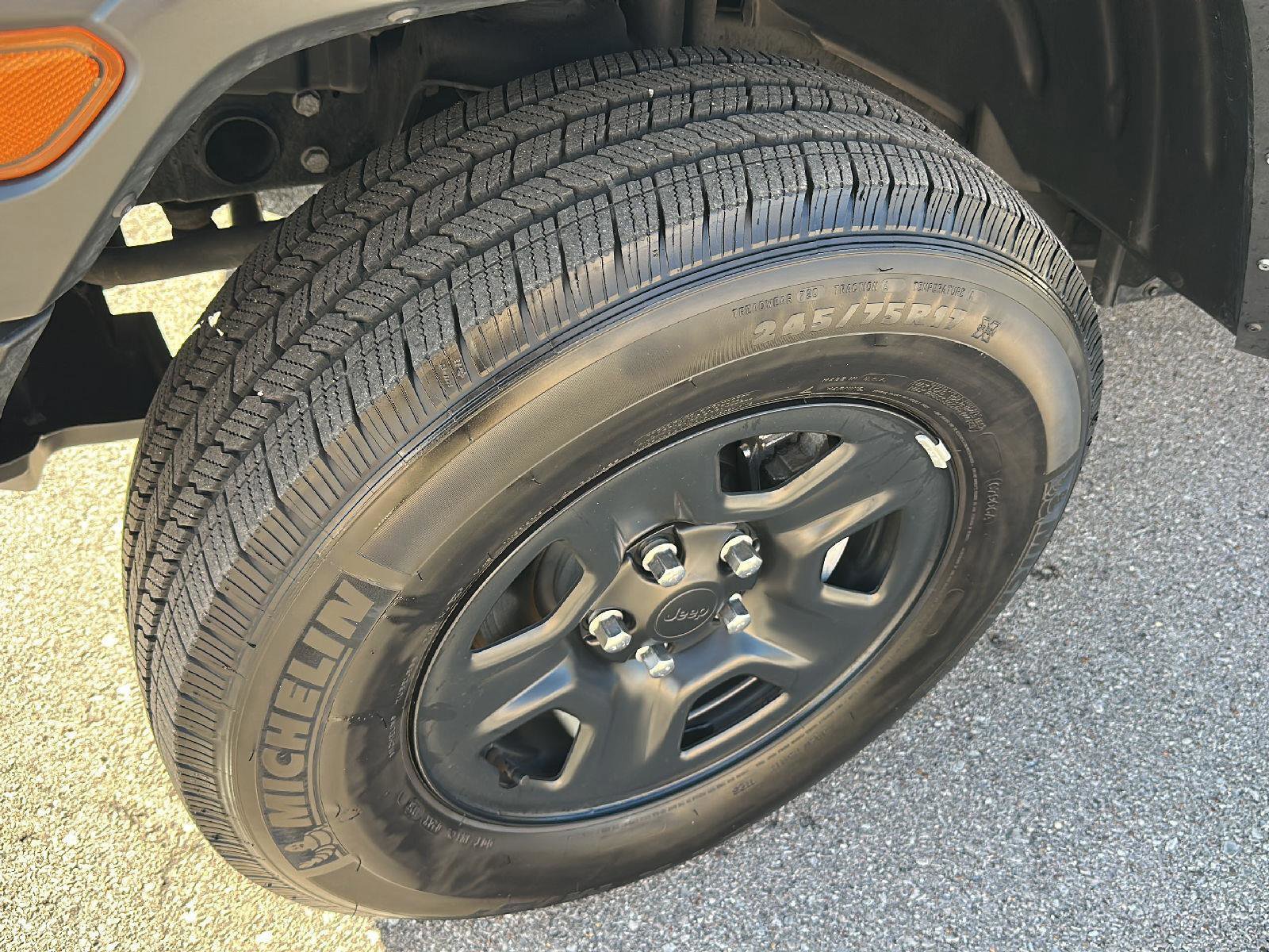 Used 2023 Jeep Wrangler Sport image 9