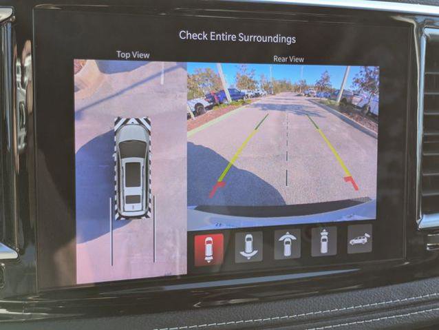 Used 2024 Chrysler Pacifica Limited FWD image 20