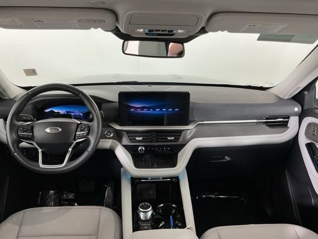 Certified 2025 Ford Explorer Platinum w/ Ultimate Package AWD/4WD image 27
