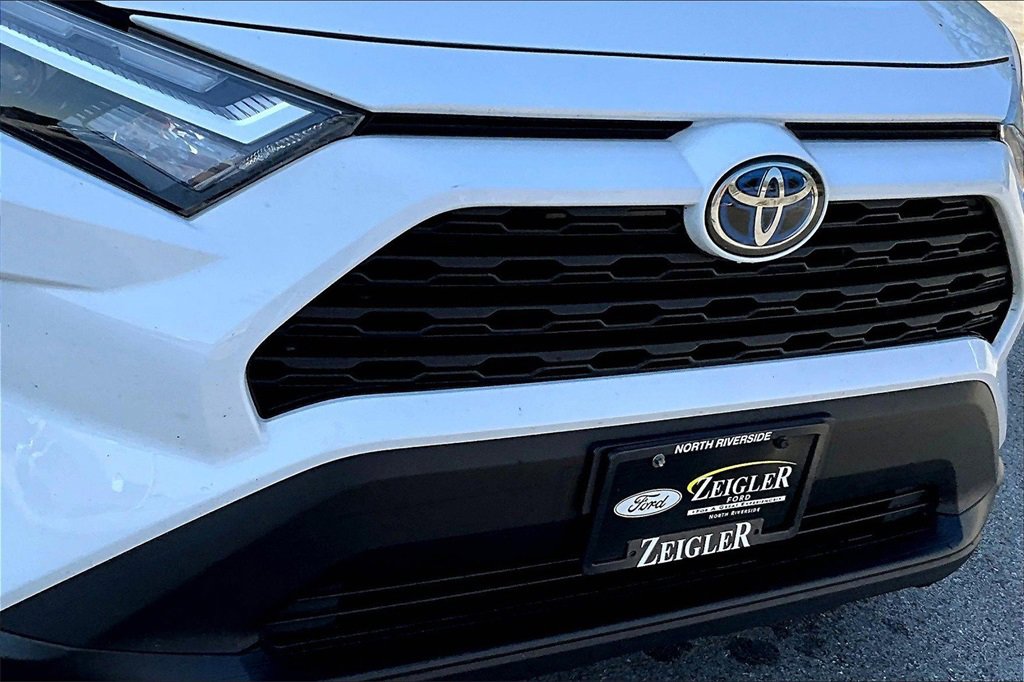 Used 2024 Toyota RAV4 LE image 29