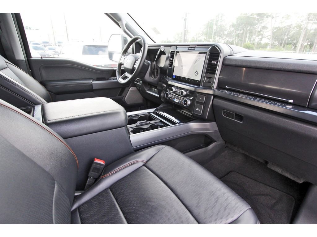 Certified 2025 Ford F250 Lariat w/ FX4 Off-Road Package image 30