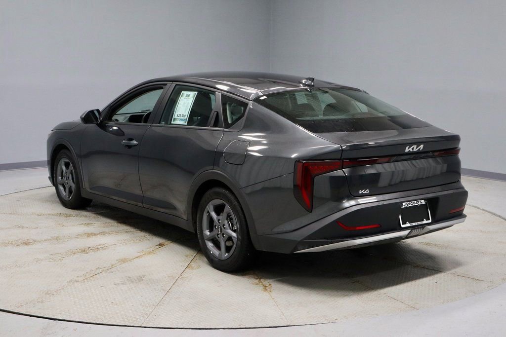 Used 2025 Kia K4 LXS image 3