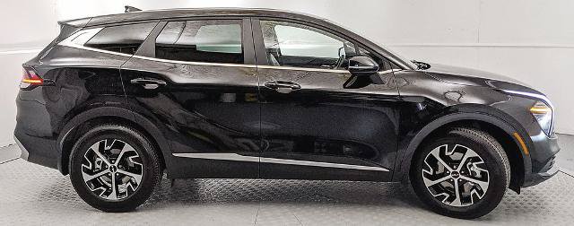 Used 2024 Kia Sportage EX FWD image 2