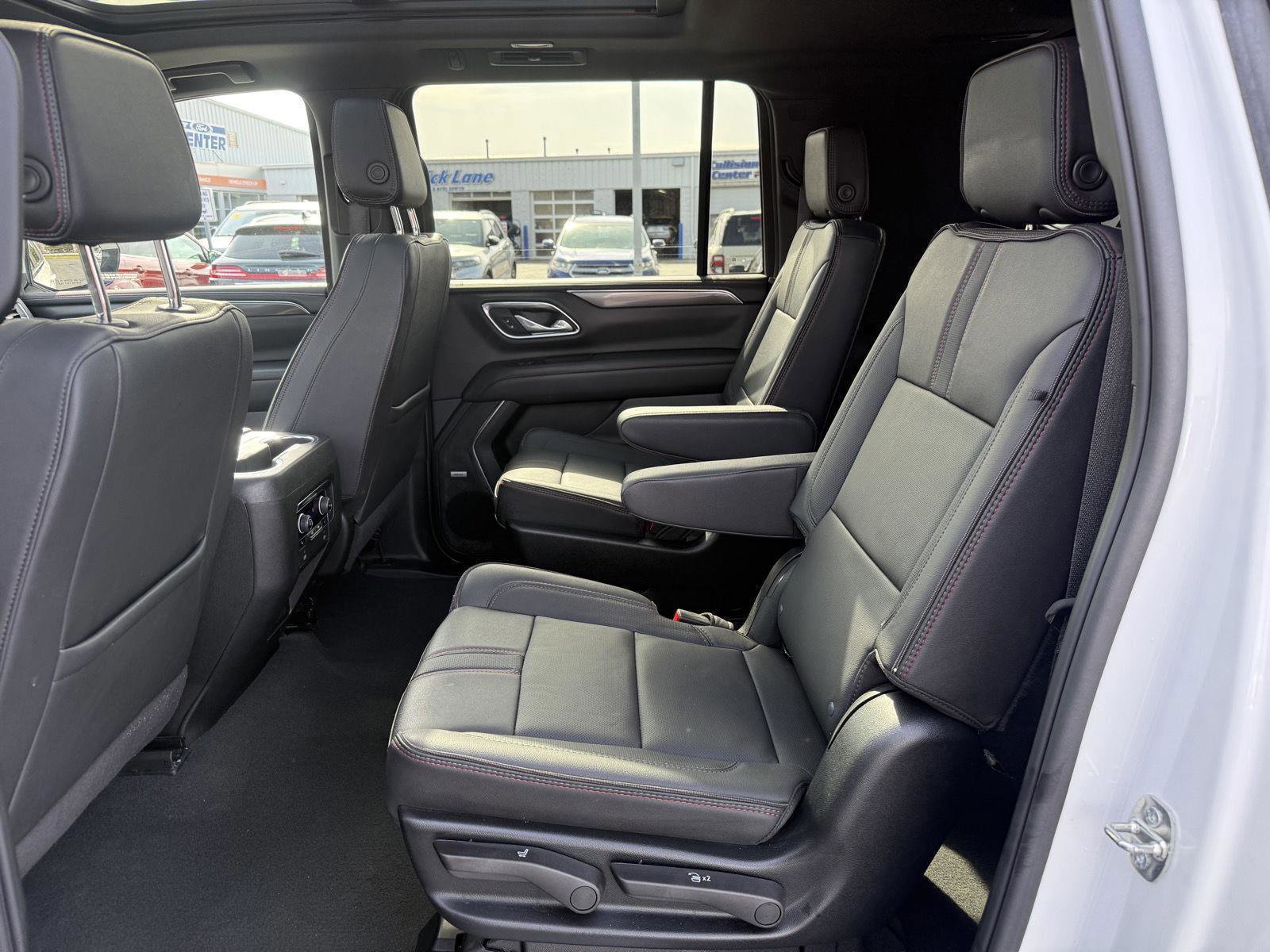 Used 2024 Chevrolet Suburban RST w/ Luxury Package image 14