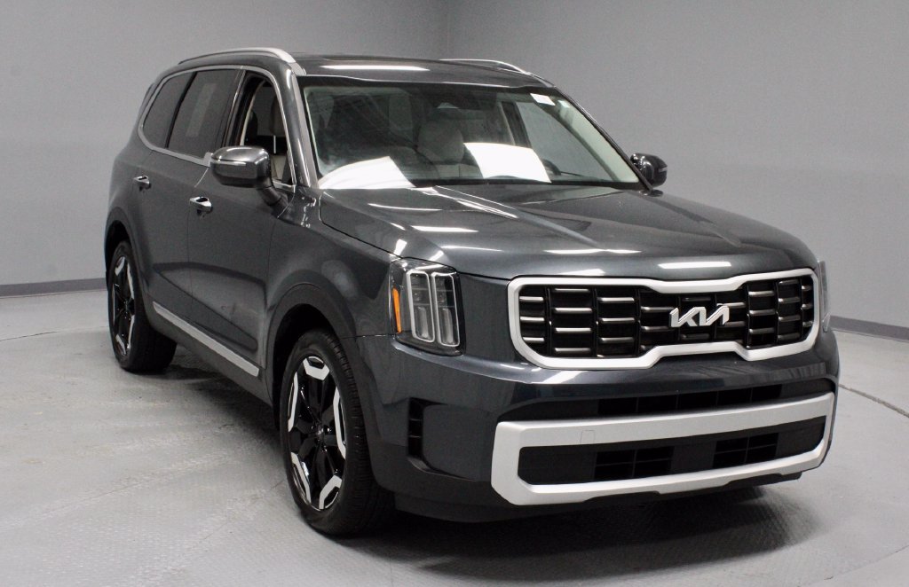 Used 2024 Kia Telluride S w/ S Sunroof Package