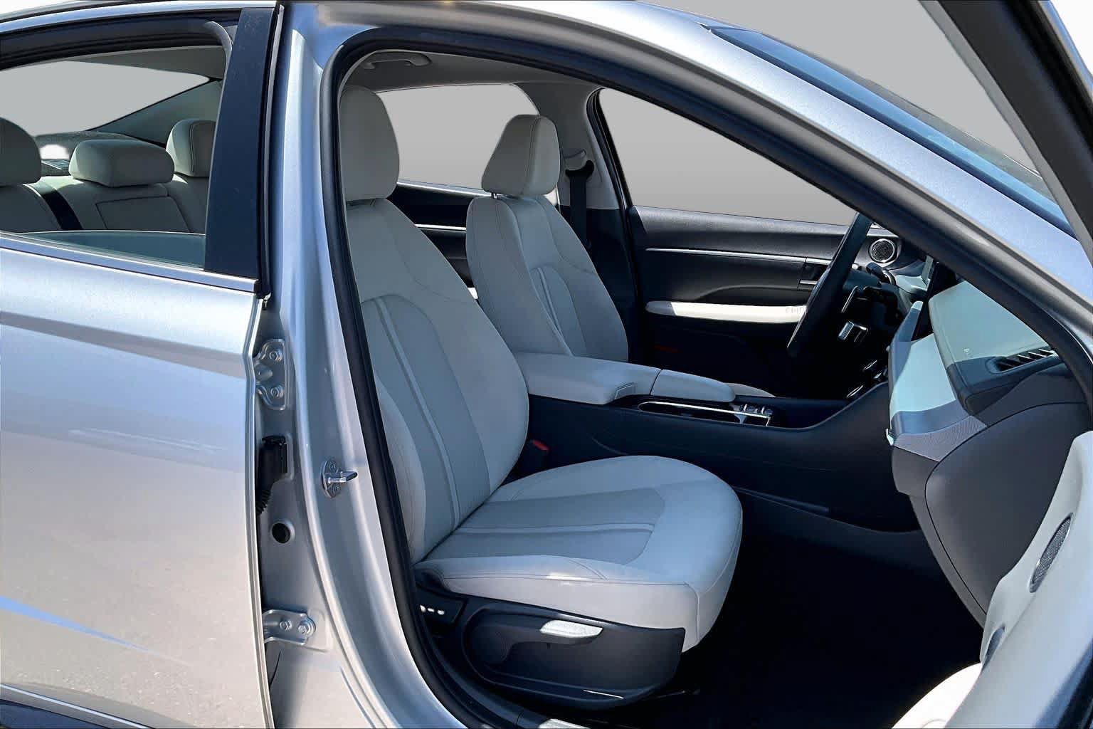 Used 2025 Hyundai Sonata SEL FWD image 9
