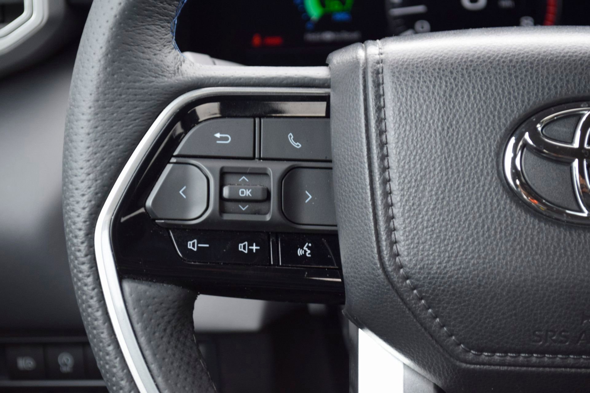 Used 2025 Toyota Tundra Platinum image 12