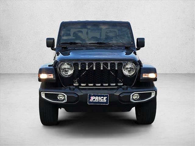 Used 2022 Jeep Gladiator Sport AWD/4WD image 2