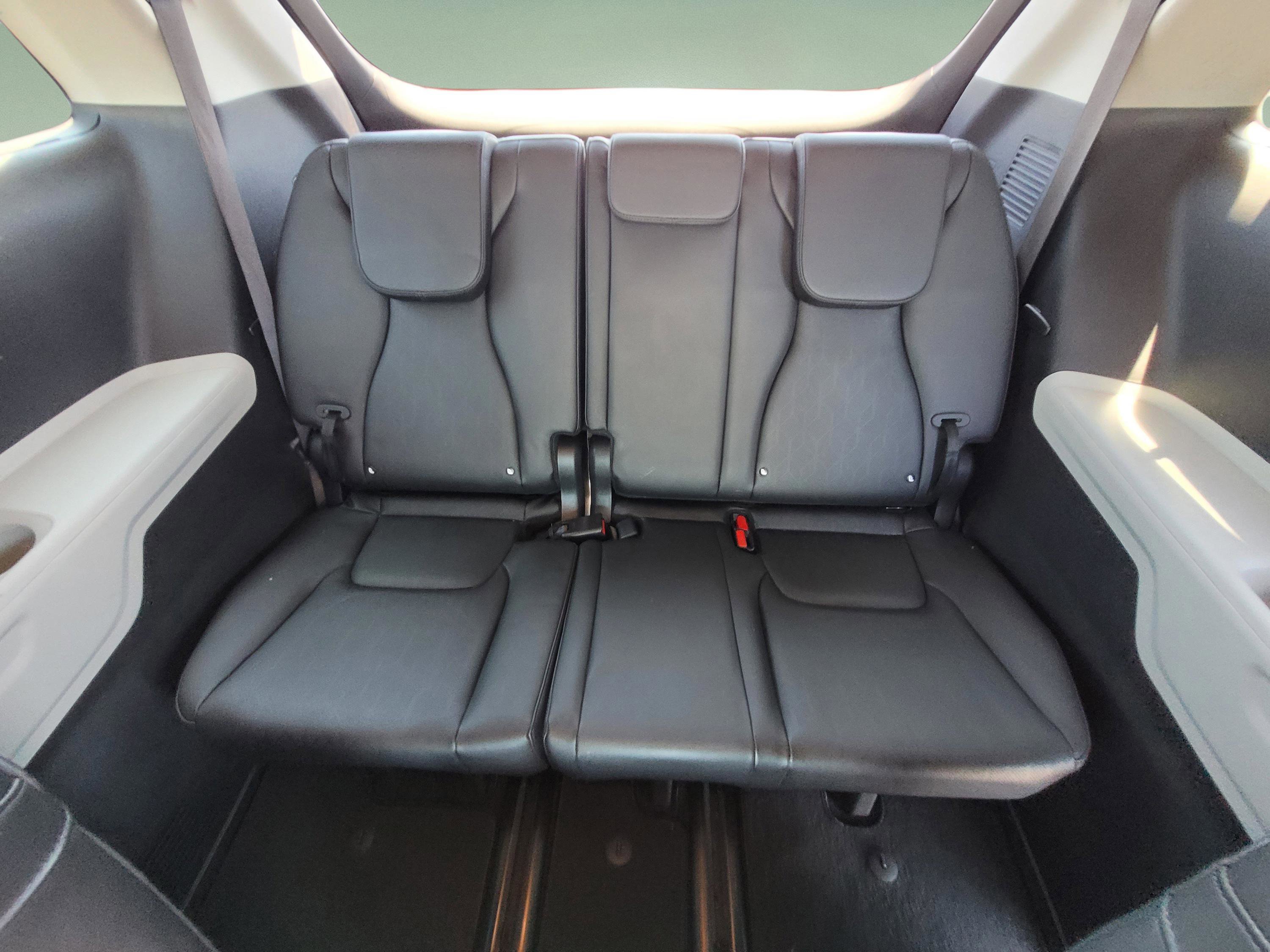 Used 2022 Kia Carnival EX FWD image 16