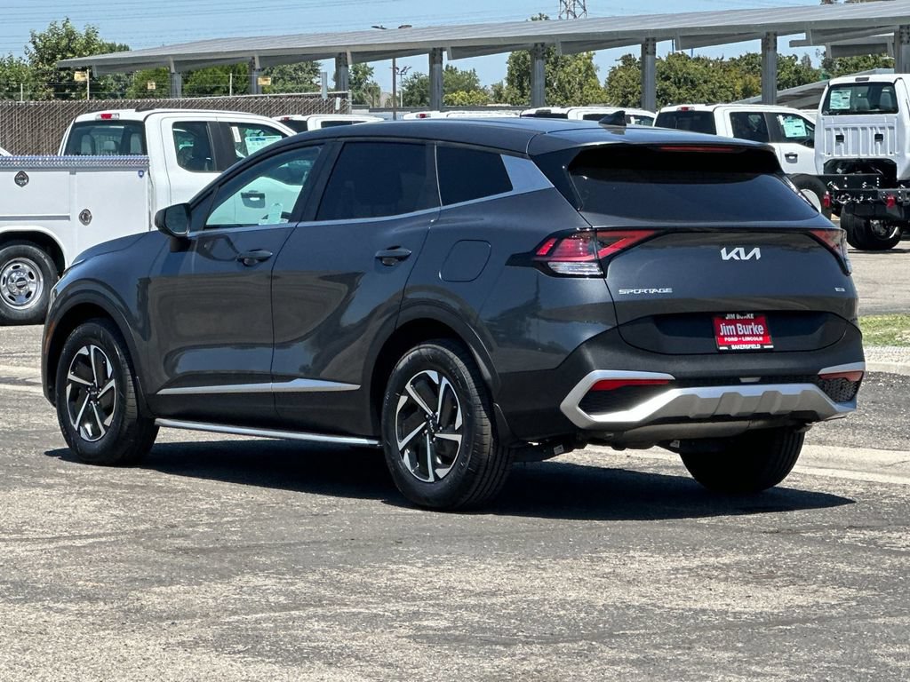 Used 2023 Kia Sportage LX AWD/4WD image 5