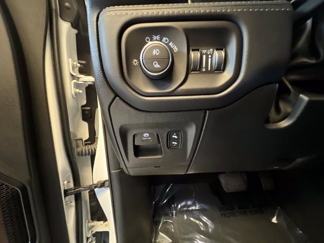 Used 2023 RAM 1500 Limited AWD/4WD image 19