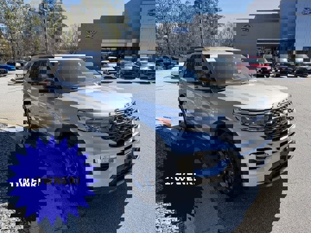 Certified 2023 Ford Explorer XLT w/ Equipment Group 202A image 2