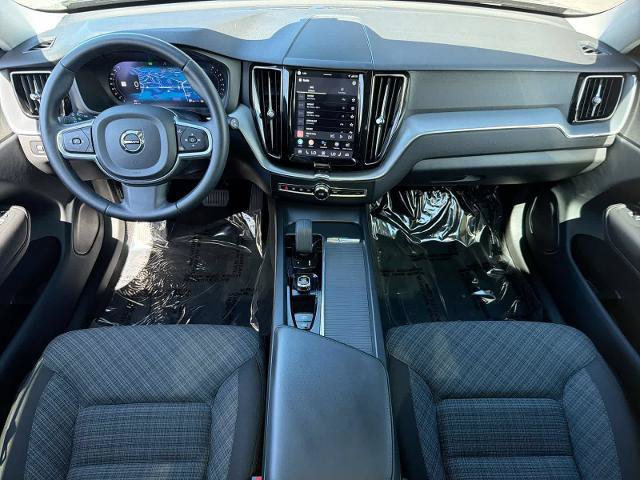 Used 2022 Volvo XC60 B5 Momentum AWD/4WD image 16