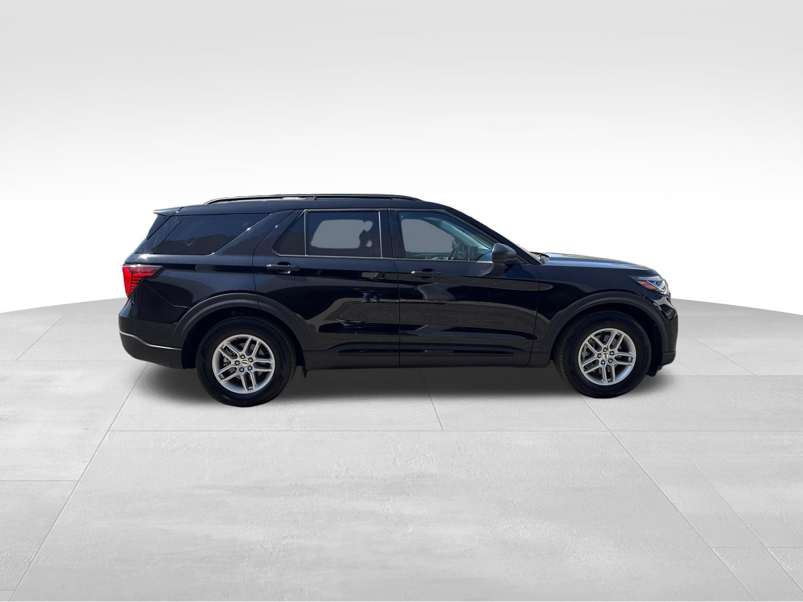 Certified 2026 Ford Explorer Active RWD image 6