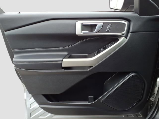 Certified 2022 Ford Explorer XLT w/ Equipment Group 202A image 27