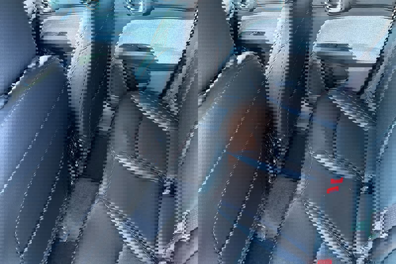 Used 2023 Jeep Compass Latitude image 10