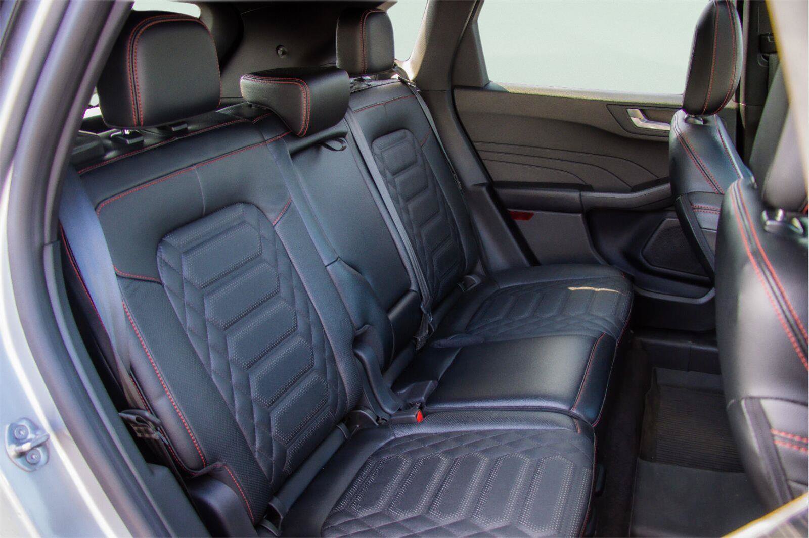 Certified 2024 Ford Escape ST-Line Elite w/ Premium Technology Package AWD/4WD image 9