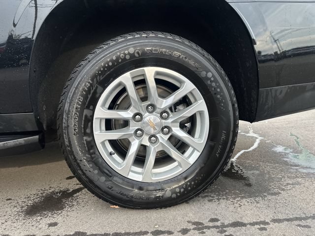 Used 2024 Chevrolet Suburban LT AWD/4WD image 10