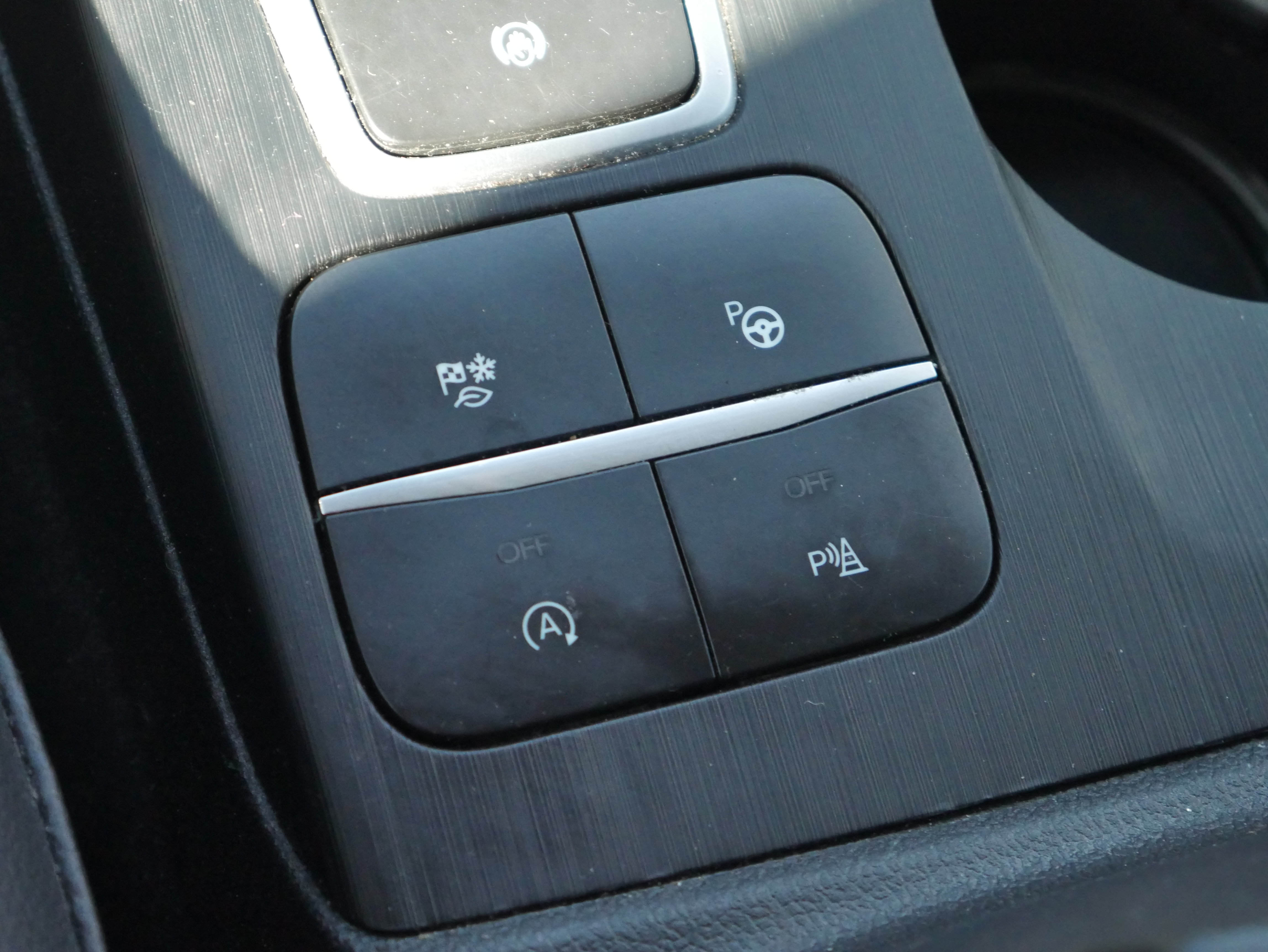 Certified 2021 Ford Escape Titanium AWD/4WD image 14