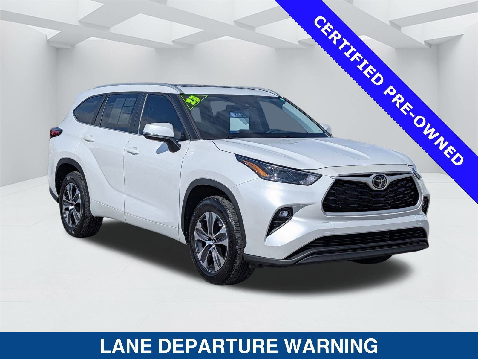 Used 2023 Toyota Highlander XLE image 8