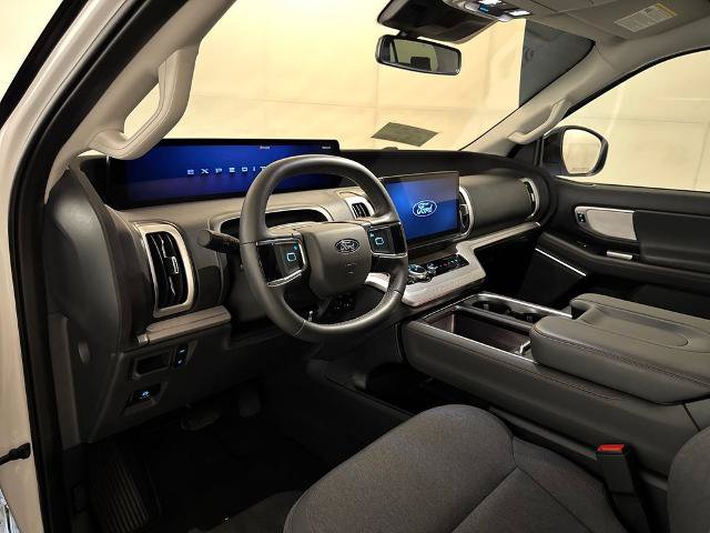 Certified 2025 Ford Expedition Active RWD image 5