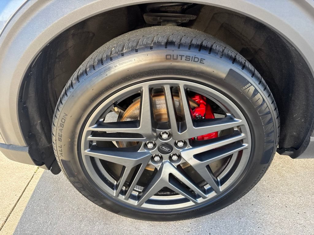 Certified 2025 Ford Explorer ST-Line w/ ST-Line Street Pack AWD/4WD image 5