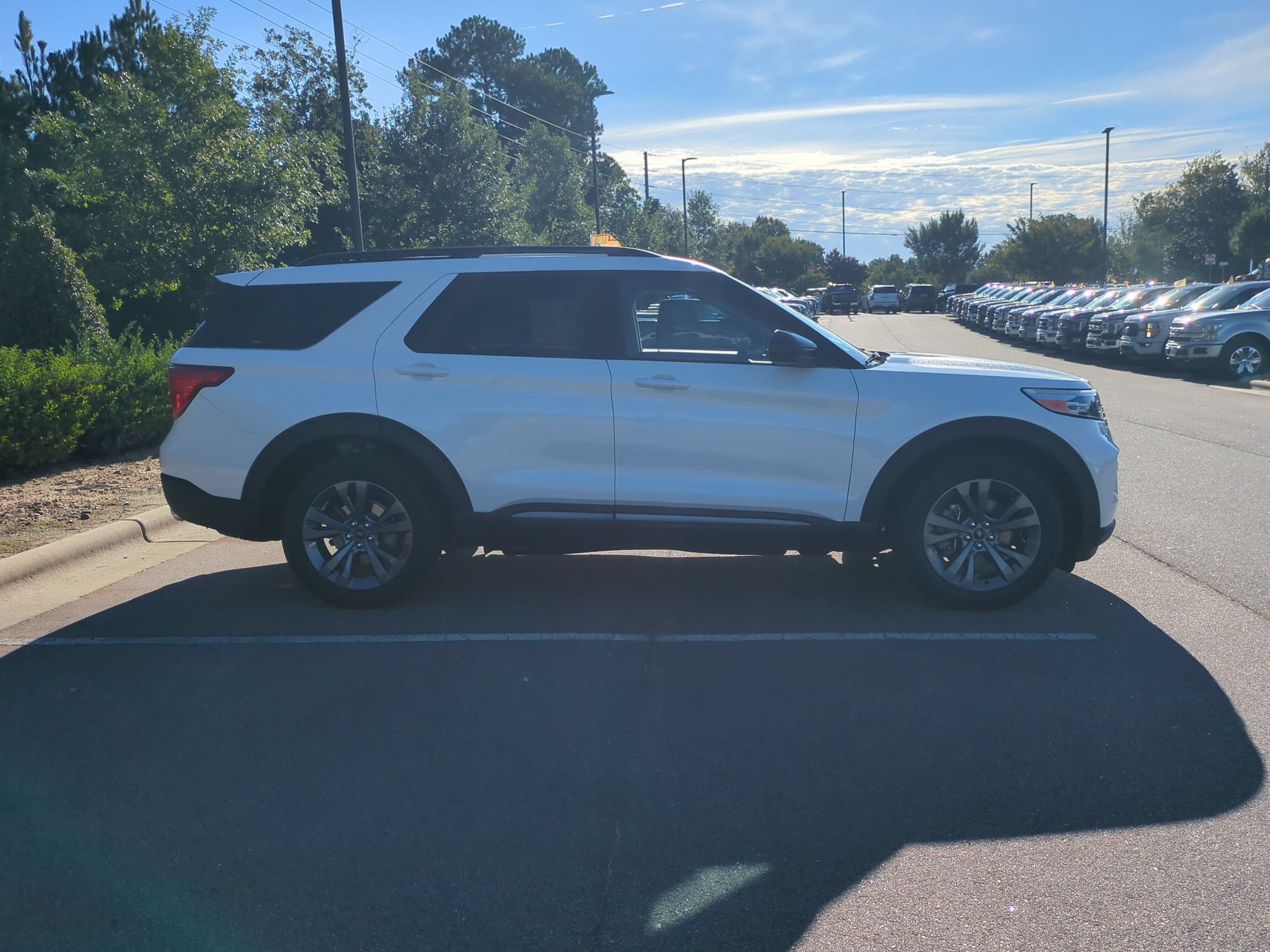 Certified 2024 Ford Explorer XLT w/ Equipment Group 202A AWD/4WD image 3