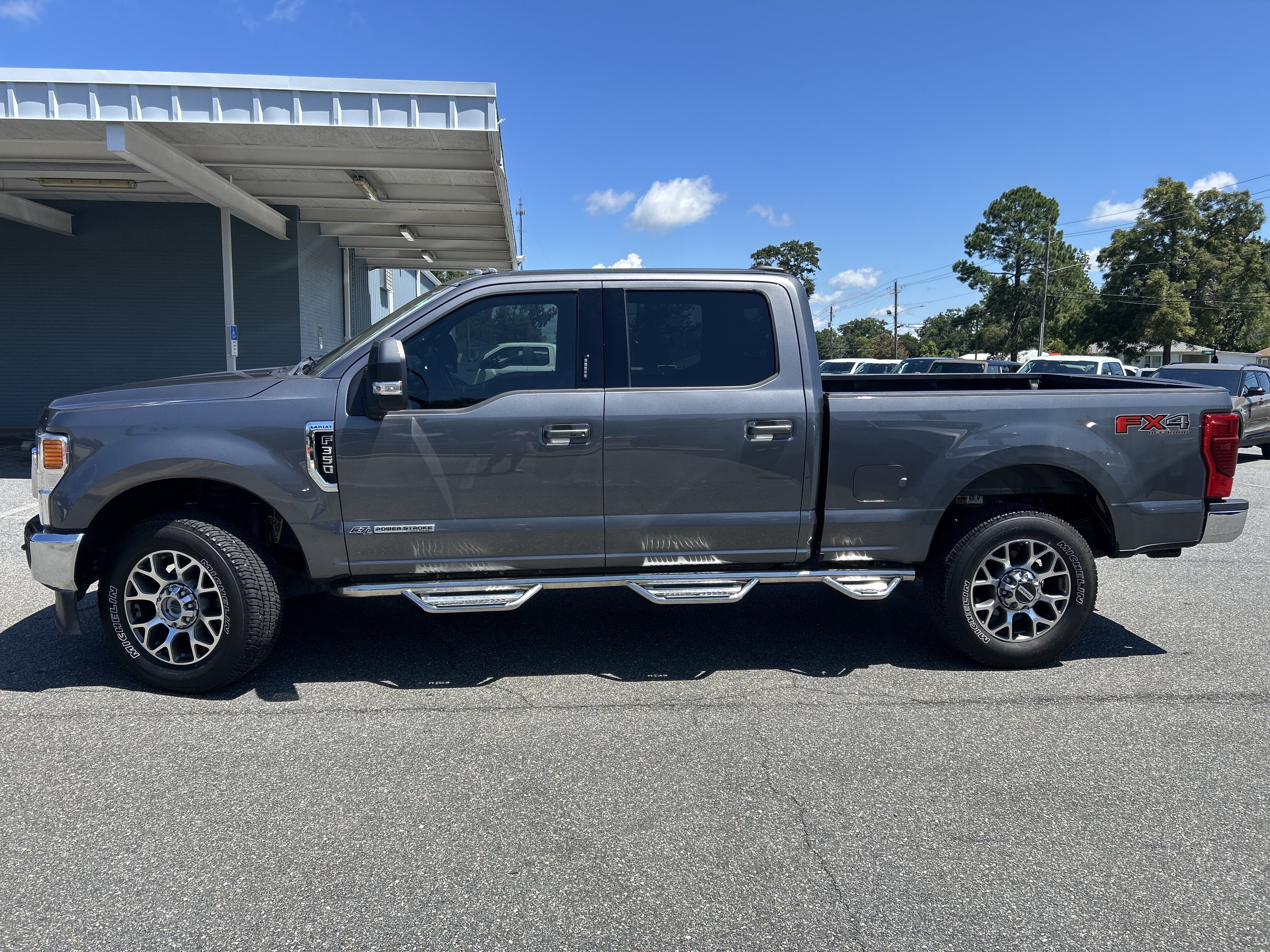 Certified 2022 Ford F350 Lariat w/ Lariat Ultimate Package AWD/4WD image 4