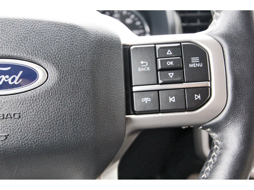 Certified 2024 Ford Expedition XLT RWD image 19