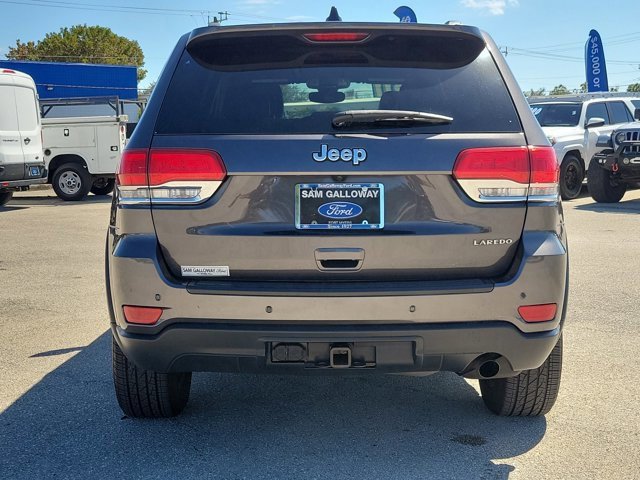 Used 2019 Jeep Grand Cherokee Laredo w/ Security & Convenience Group image 3