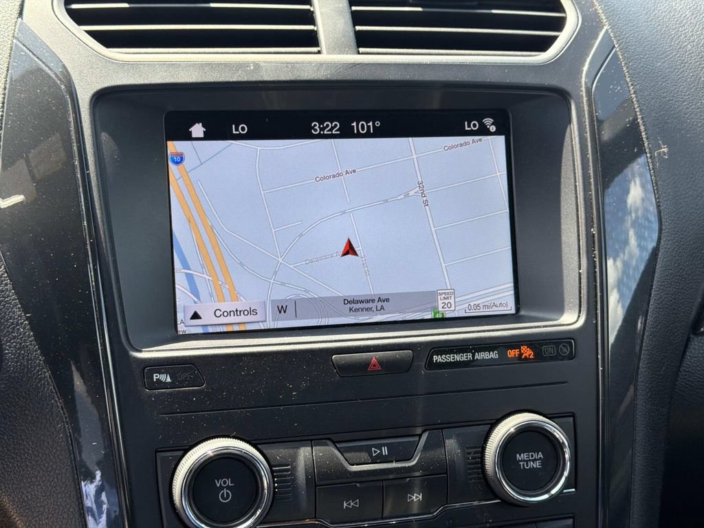 Certified 2019 Ford Explorer XLT w/ Equipment Group 202A FWD image 28