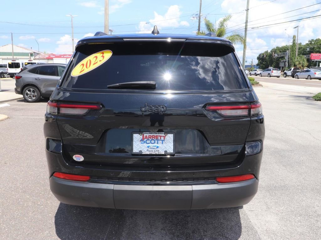 Used 2023 Jeep Grand Cherokee L Laredo RWD image 14