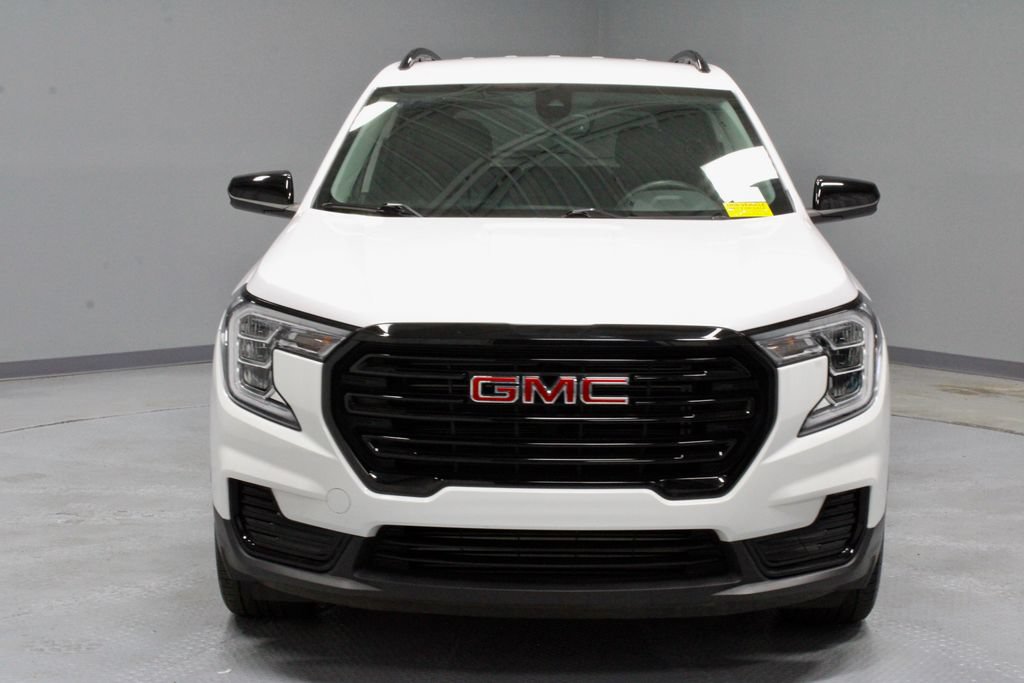Used 2024 GMC Terrain SLE w/ Driver Convenience Package FWD image 6