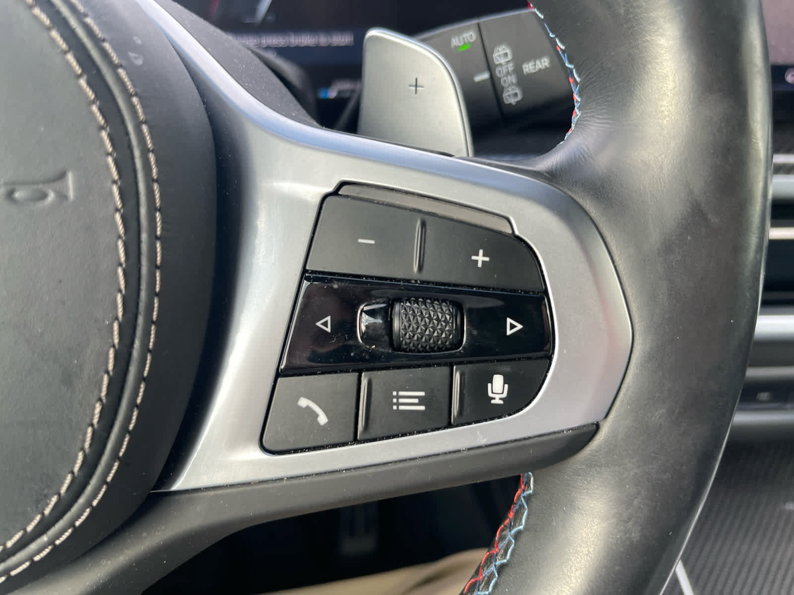 Used 2025 BMW X7 M60i AWD/4WD image 15