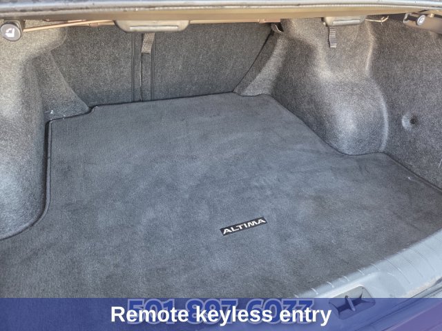 Used 2025 Nissan Altima 2.5 SV FWD image 15