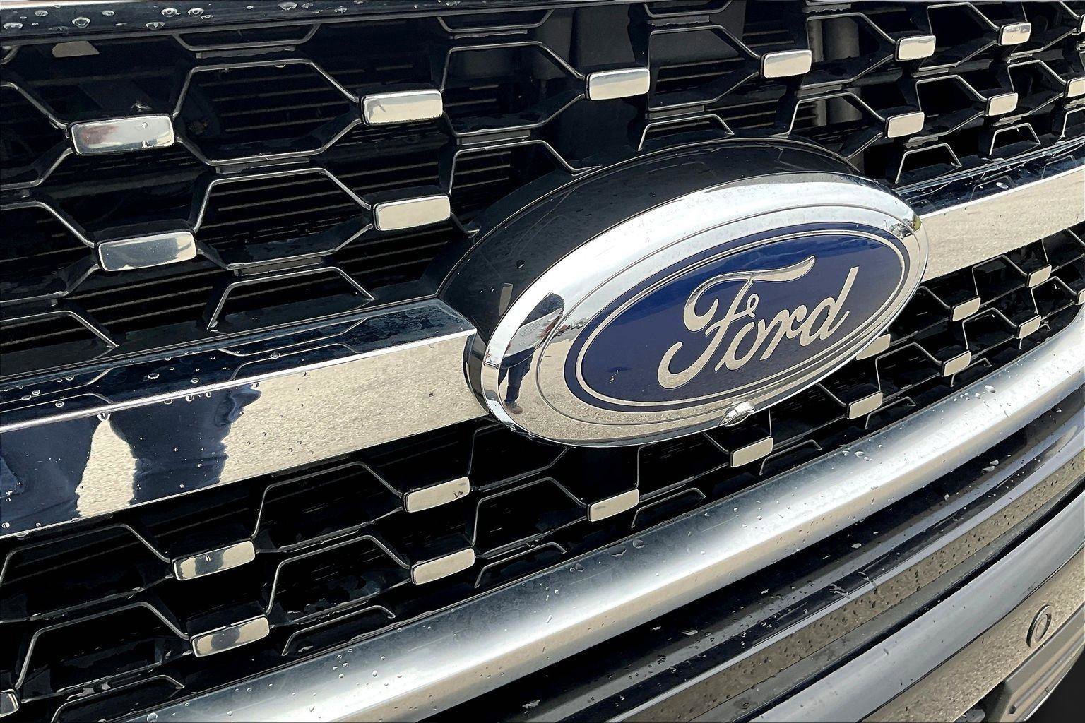 Certified 2023 Ford F150 Platinum w/ Equipment Group 701A High image 24