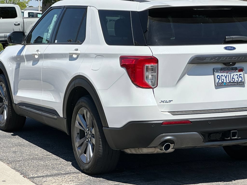 Certified 2023 Ford Explorer XLT w/ Equipment Group 202A RWD image 5