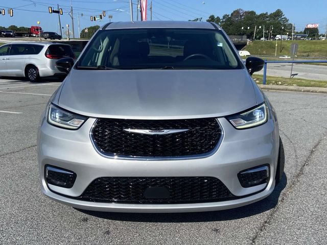 Used 2024 Chrysler Pacifica Touring-L FWD image 8