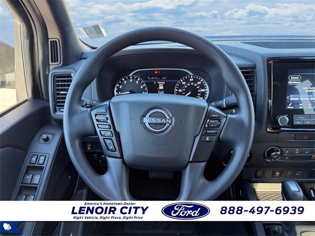 Used 2023 Nissan Frontier SV w/ Midnight Edition Package image 16